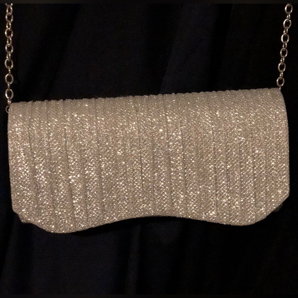 Silver Sparkly Evening Bag Clutch or Purse with Silver Link Chain. New w/o tag.